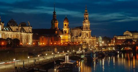 Bild zeigt Dresden bei Nacht