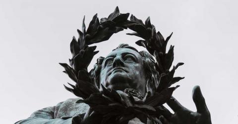 Bild zeigt Goethe-Statue in Weimar